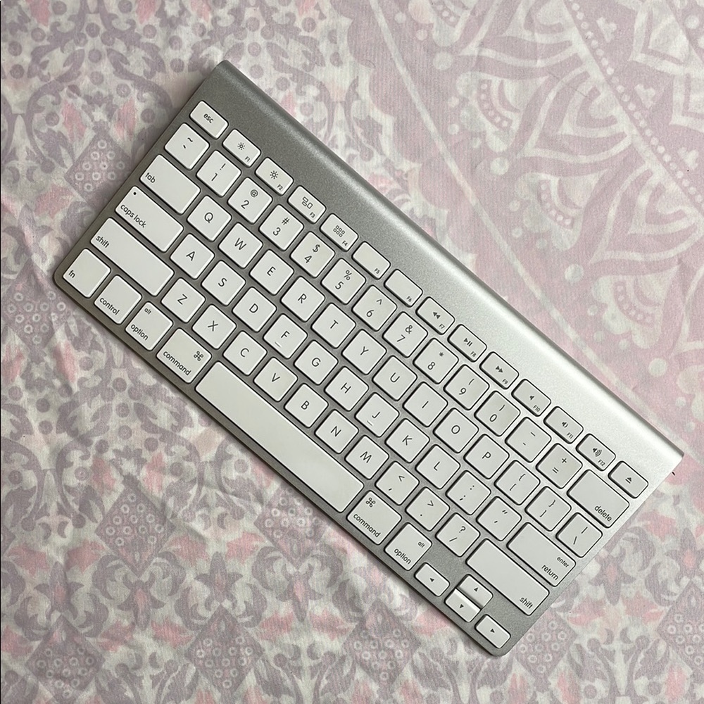 Wireless Silver and White Apple Keyboard